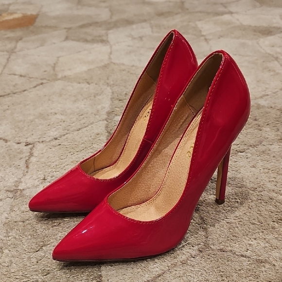 Red Patent Leather Stiletto Heels - Picture 3 of 4